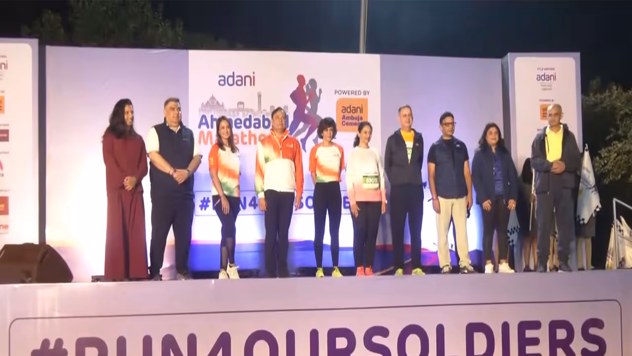 Flag off ceremony in Adani Ahmedabad Marathon (Photo: ANI) Flag off ceremony in Adani Ahmedabad Marathon (Photo: ANI)