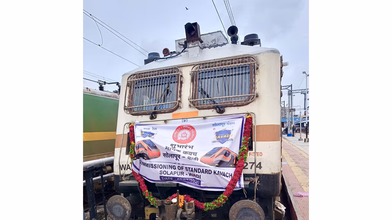 Standard KAVACH System on the Solapur–Wadi section installed (Photo/Solapur Division, Central Railway) Standard KAVACH System on the Solapur–Wadi section installed (Photo/Solapur Division, Central Railway)