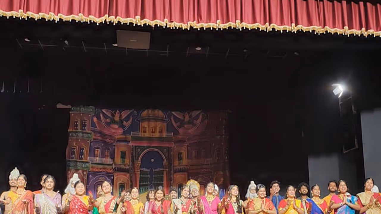 A visual from the performance (Photo/BHU PRO) A visual from the performance (Photo/BHU PRO)