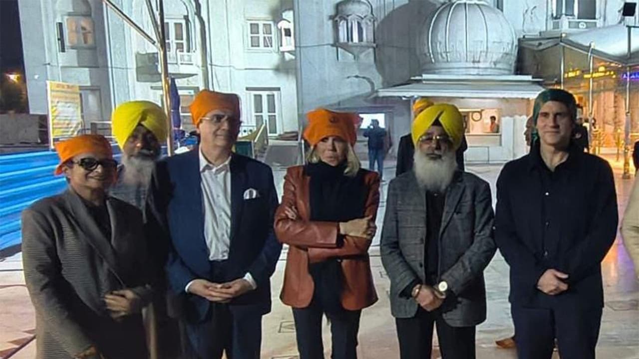 French President Emmanuel Macron at Gurdwara Bangla Sahib (Photo/ANI) French President Emmanuel Macron at Gurdwara Bangla Sahib (Photo/ANI)