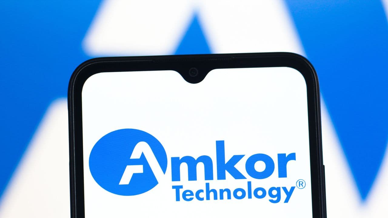 https://stocktwits.com/news articles/markets/equity/amkor doubles down on us chip manufacturing with 12 b arizona campus/cZtEXhURJye https://stocktwits.com/news articles/markets/equity/amkor doubles down on us chip manufacturing with 12 b arizona campus/cZtEXhURJye