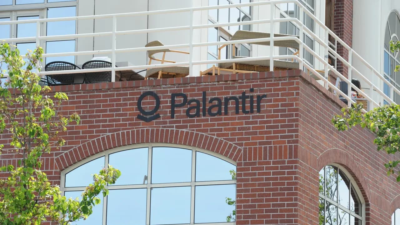 https://stocktwits.com/news articles/markets/equity/palantir stock on track for another blockbuster year but its comms chief uneasy about pro trump tilt/cLGpum5R3UJ