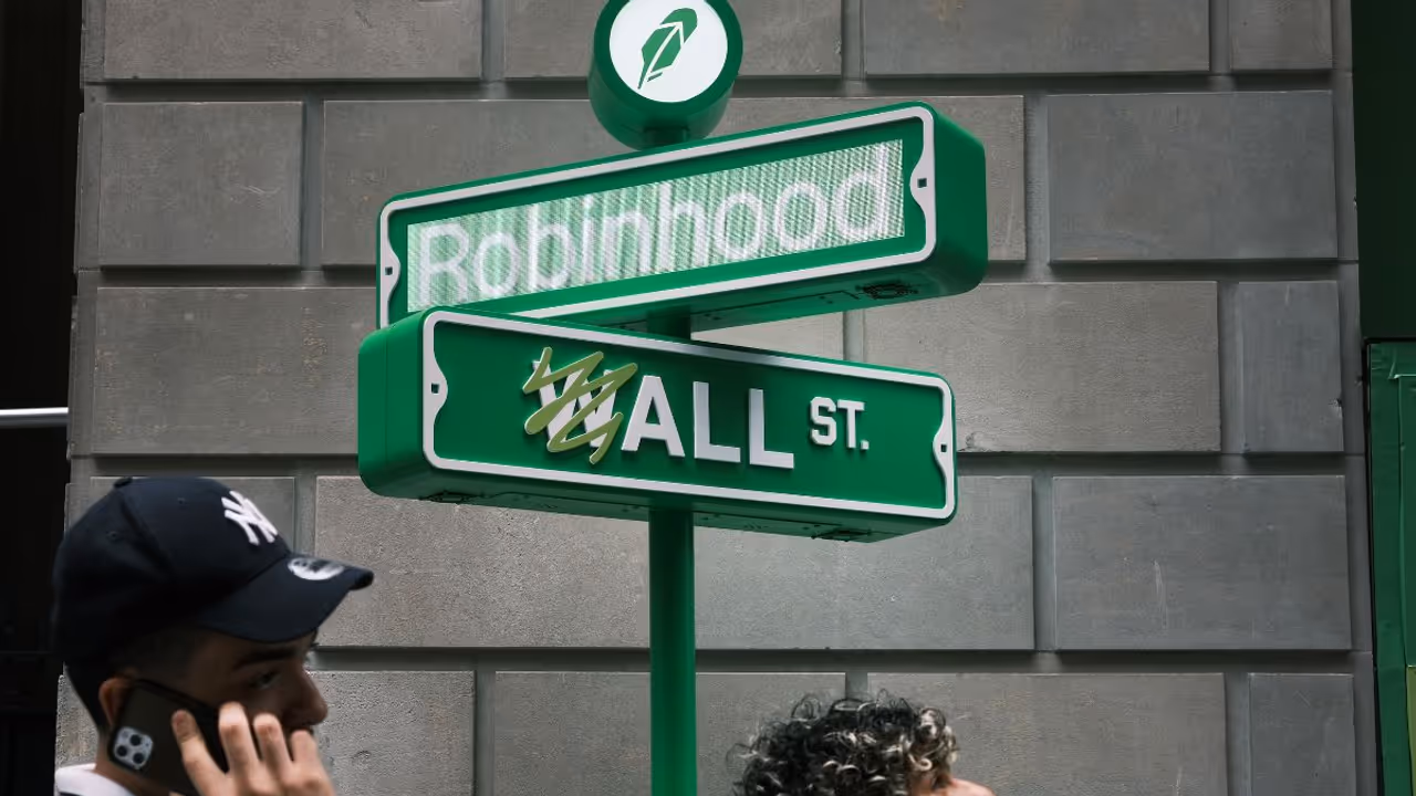 Crypto Momentum Drives Robinhood To New High For Fourth Day Running As Retail Sentiment Soars Crypto Momentum Drives Robinhood To New High For Fourth Day Running As Retail Sentiment Soars