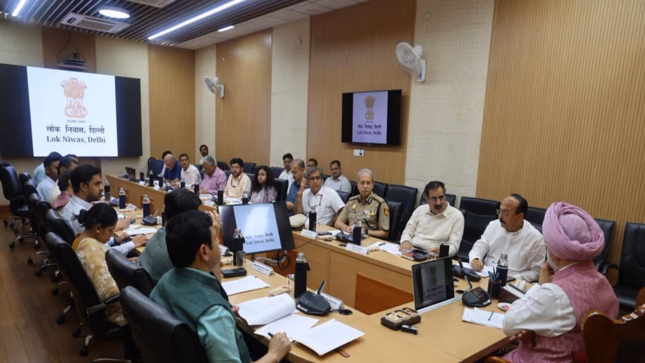 Delhi Home Minister Ashish Sood chair high level meeting over Malviya Nagar fire incident (Photo/X/@ashishsood_bjp) Delhi Home Minister Ashish Sood chair high level meeting over Malviya Nagar fire incident (Photo/X/@ashishsood_bjp)