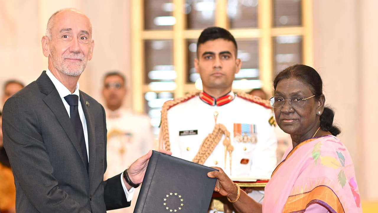 EU envoy Jean Eric Paquet presents credentials to President Murmu (Photo/X@rashtrapatibhvn) EU envoy Jean Eric Paquet presents credentials to President Murmu (Photo/X@rashtrapatibhvn)