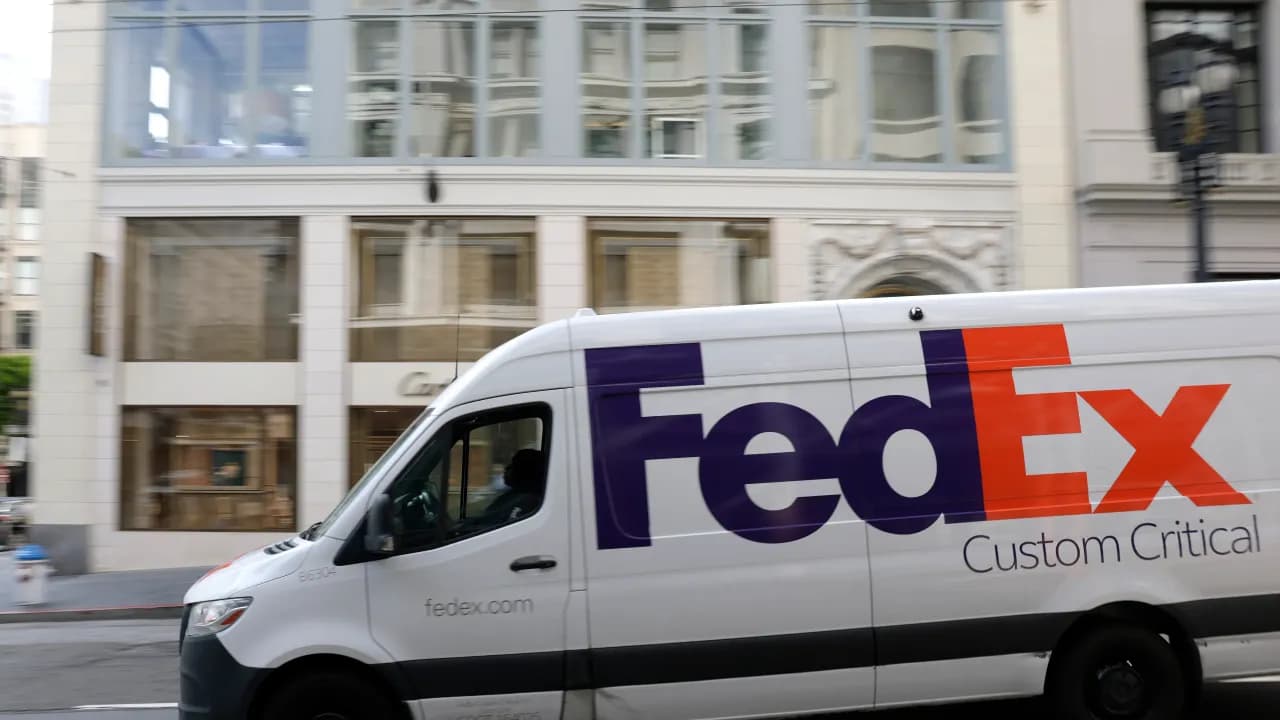 https://stocktwits.com/news articles/markets/equity/fdx stock reverses 4 weeks of losses ross gerber lauds fed ex s fleet electrification wants amazon to follow suit/cZDpoHtRBS0 https://stocktwits.com/news articles/markets/equity/fdx stock reverses 4 weeks of losses ross gerber lauds fed ex s fleet electrification wants amazon to follow suit/cZDpoHtRBS0