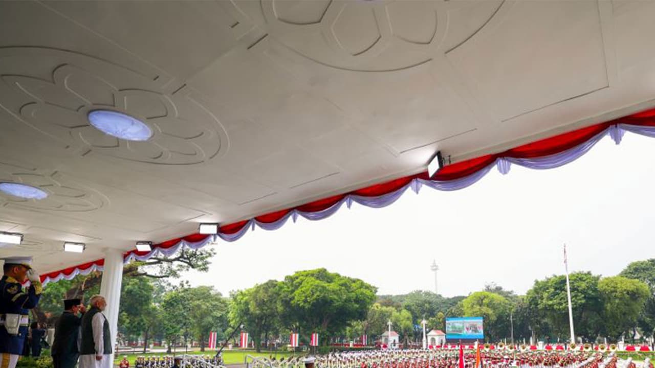 PM Modi inspects a guard of honour in Indonesia (Photo/MEA) PM Modi inspects a guard of honour in Indonesia (Photo/MEA)