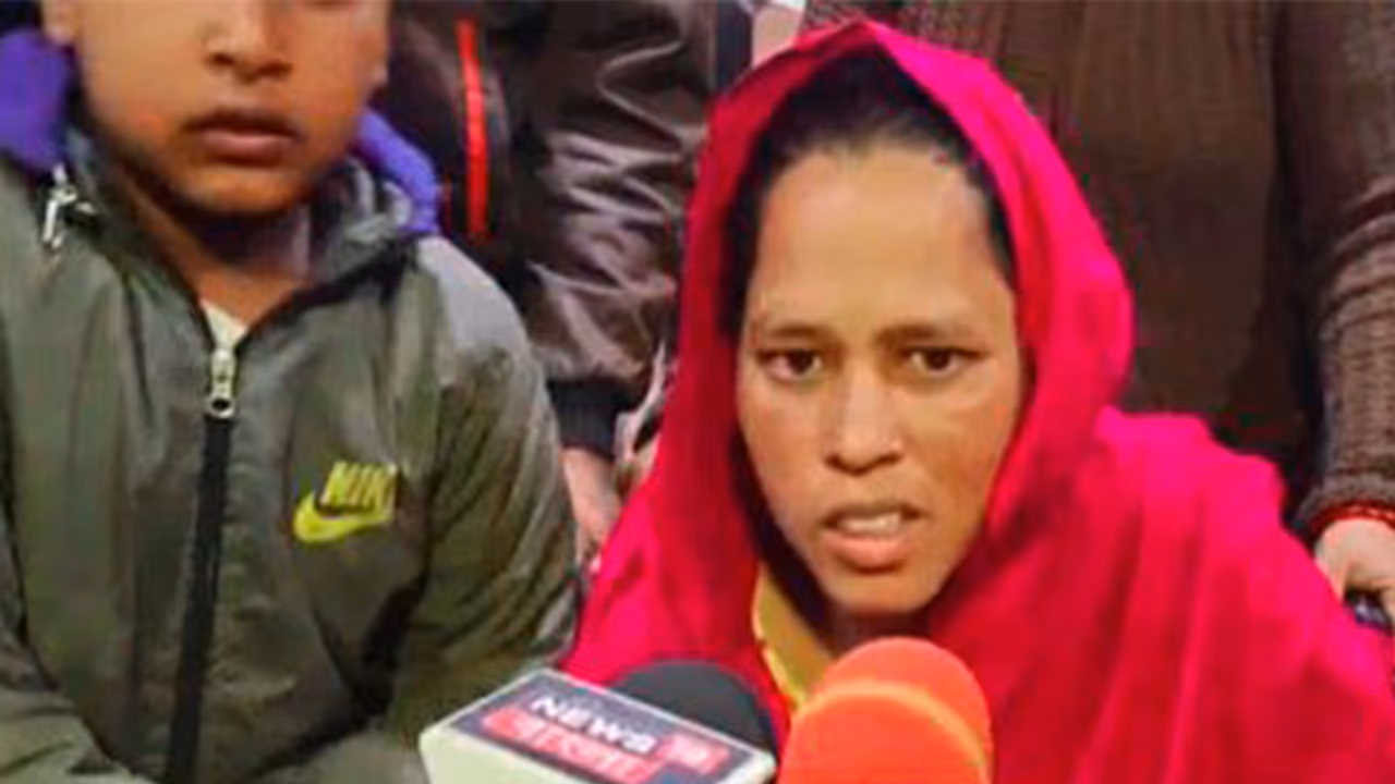 Sunali Khatun with her 8 year old son (Photo/ANI)