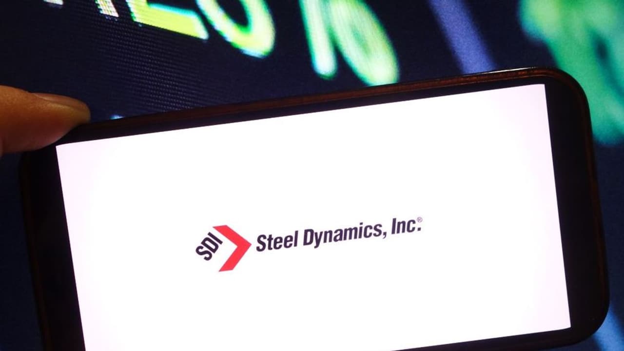 Steel Dynamics, Nucor Stocks Gain After UBS Upgrade Driven By Trump’s Tariff Protections – Retail Enthusiasm Remains Muted Steel Dynamics, Nucor Stocks Gain After UBS Upgrade Driven By Trump’s Tariff Protections – Retail Enthusiasm Remains Muted