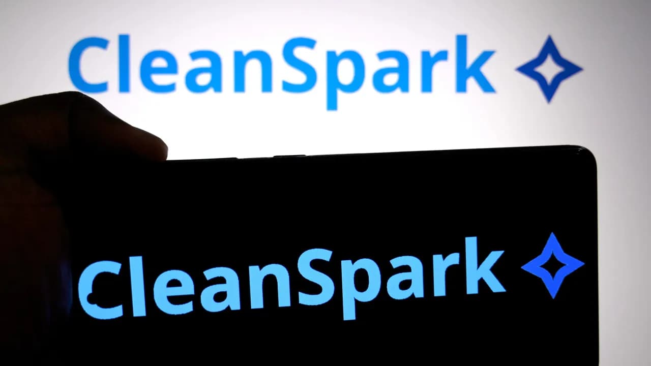 https://stocktwits.com/news articles/markets/equity/clsk stock in focus after clean spark signs 6 6 b ai data center lease in first hpc deal ahead of earnings report/cZo4HuYRJI6 https://stocktwits.com/news articles/markets/equity/clsk stock in focus after clean spark signs 6 6 b ai data center lease in first hpc deal ahead of earnings report/cZo4HuYRJI6