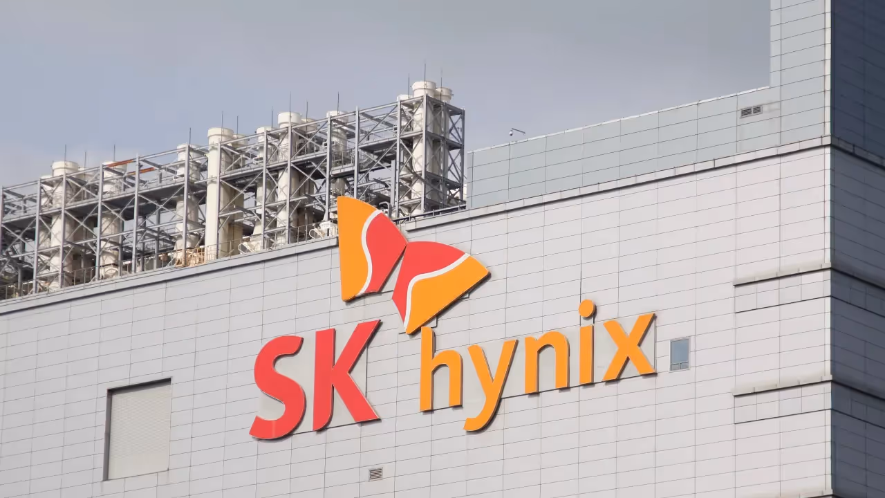 https://stocktwits.com/news articles/markets/equity/sk hynix s u s based solidigm unit reportedly weighs ipo offering expected next year at a valuation near 150 b/cZMOiYuRBOK https://stocktwits.com/news articles/markets/equity/sk hynix s u s based solidigm unit reportedly weighs ipo offering expected next year at a valuation near 150 b/cZMOiYuRBOK