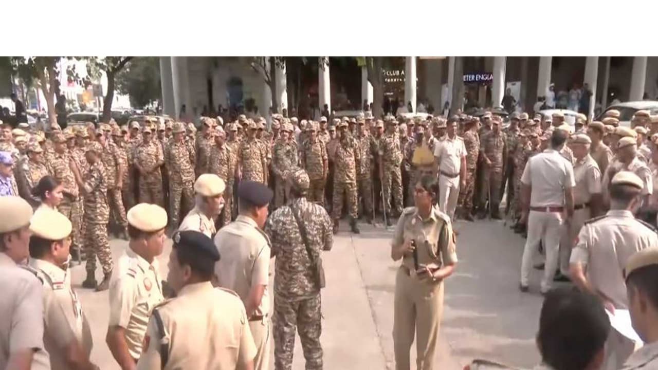 Heavy security deployed at Connaught Place (Photo/ANI) Heavy security deployed at Connaught Place (Photo/ANI)