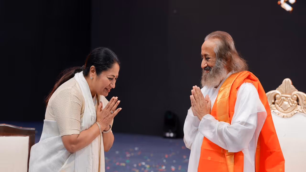 Delhi CM Rekha Gupta and Gurudev Sri Sri Ravi Shankar (Photo/x/@gupta_rekha) Delhi CM Rekha Gupta and Gurudev Sri Sri Ravi Shankar (Photo/x/@gupta_rekha)