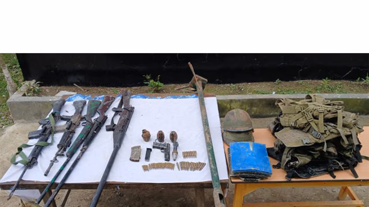 Manipur Police, Assam Rifles recover arms, ammunition (Photo/@manipur_police) Manipur Police, Assam Rifles recover arms, ammunition (Photo/@manipur_police)