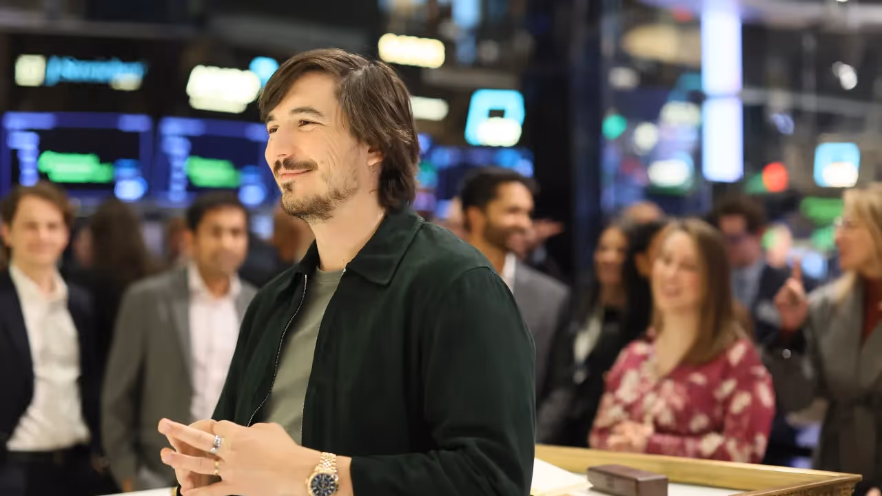 https://stocktwits.com/news articles/markets/equity/see you on mars robinhood ceo vlad tenev answers elon musk s interstellar prophecy with his own sci fi doppelgaenger/cZYKdBiRJn4 https://stocktwits.com/news articles/markets/equity/see you on mars robinhood ceo vlad tenev answers elon musk s interstellar prophecy with his own sci fi doppelgaenger/cZYKdBiRJn4