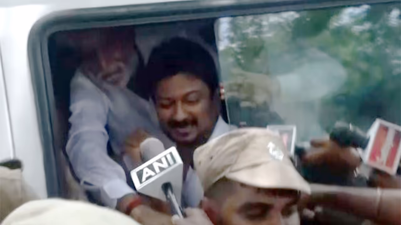 Tamil Nadu LoP after being detained by police (Photo/ANI) Tamil Nadu LoP after being detained by police (Photo/ANI)