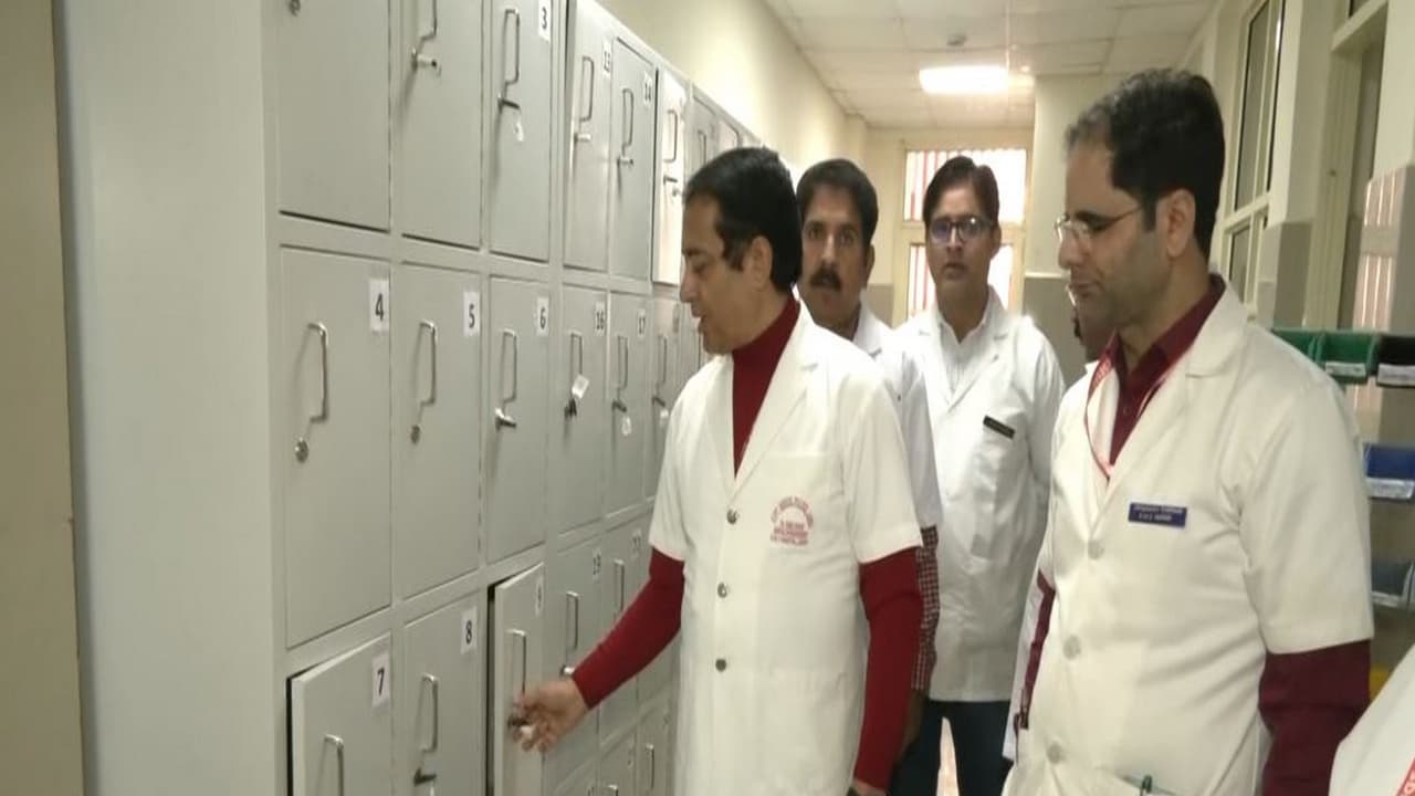 Medical Superintendent at the SMGS Hospital, Dr Dara Singh, inspects lockers (Photo/ANI)