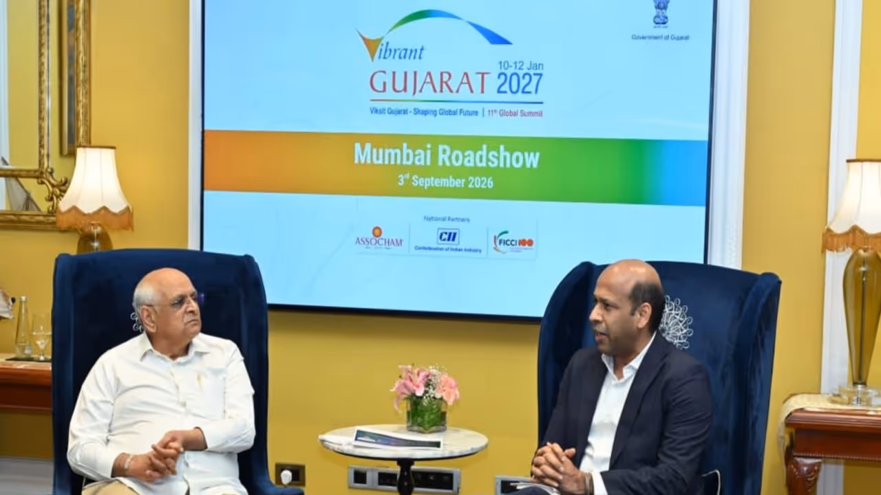 Guajrat CM Bhupendra Patel meeting with Industry leader (Photo/ANI) Guajrat CM Bhupendra Patel meeting with Industry leader (Photo/ANI)