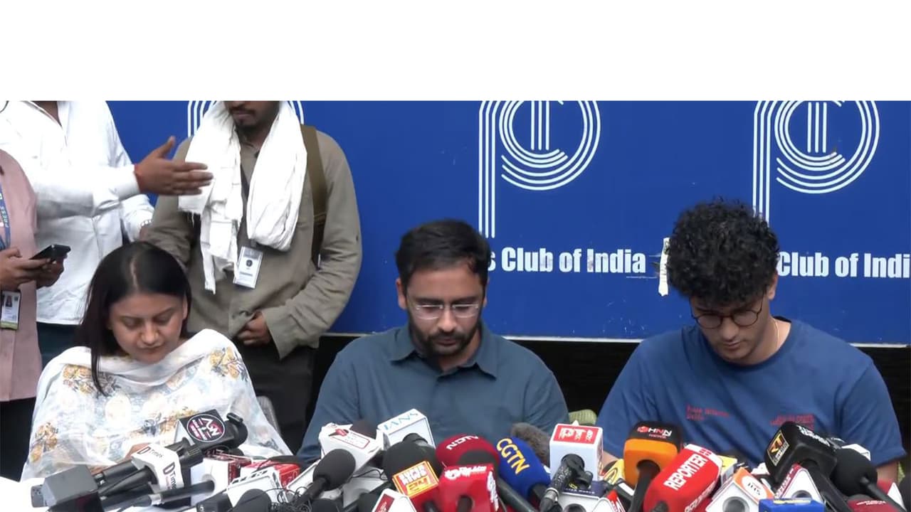 CJP activists Saurav Das and Ashutosh Ranka and other members (Photo/ANI) CJP activists Saurav Das and Ashutosh Ranka and other members (Photo/ANI)