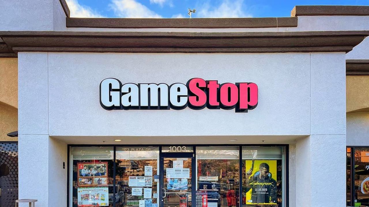 https://stocktwits.com/news articles/markets/equity/game stop q2 results special dividend news sparks 260 surge in chatter on stocktwits/chwkOfLRduf https://stocktwits.com/news articles/markets/equity/game stop q2 results special dividend news sparks 260 surge in chatter on stocktwits/chwkOfLRduf