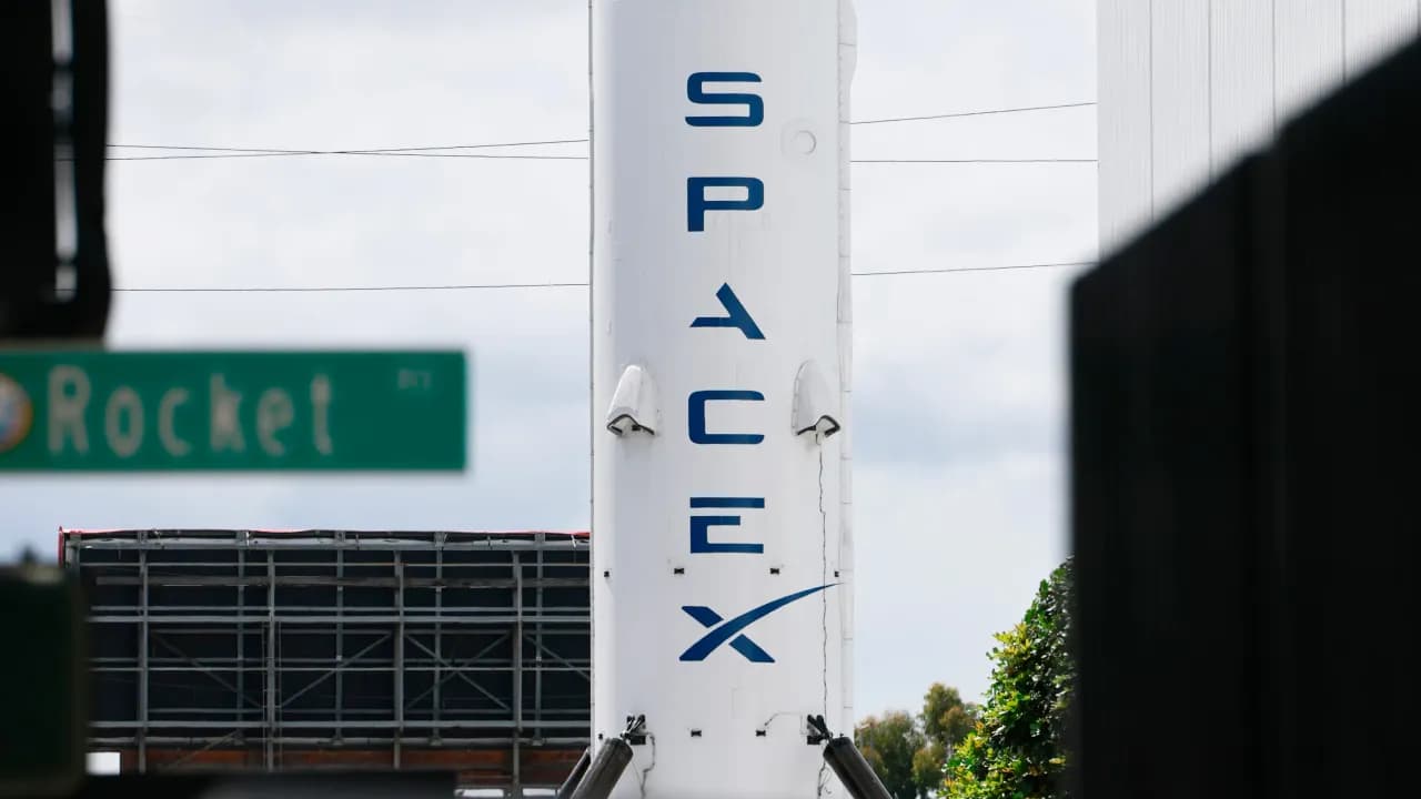 https://stocktwits.com/news articles/markets/equity/spacex ambitious starship expansion plans see raymond james reiterate 800 price target/cZxfvFARBq1 https://stocktwits.com/news articles/markets/equity/spacex ambitious starship expansion plans see raymond james reiterate 800 price target/cZxfvFARBq1
