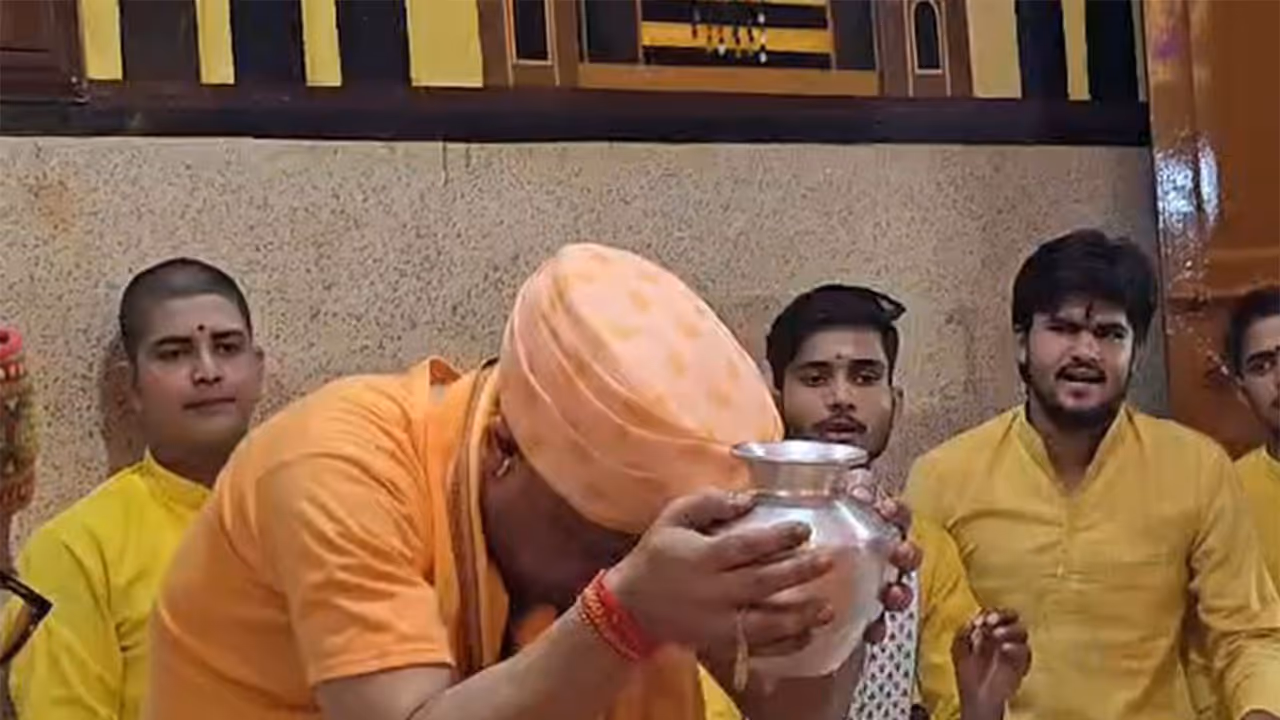 UP CM Yogi Adityanath performs Kalash Puja on Navratri (Photo/GorakhnathMandir) UP CM Yogi Adityanath performs Kalash Puja on Navratri (Photo/GorakhnathMandir)