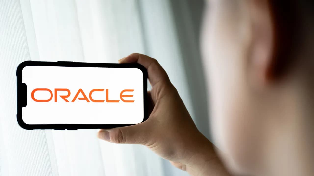 https://stocktwits.com/news articles/markets/equity/oracle cuts over 200 jobs in california as earnings release nears/chwI3QRRdpK