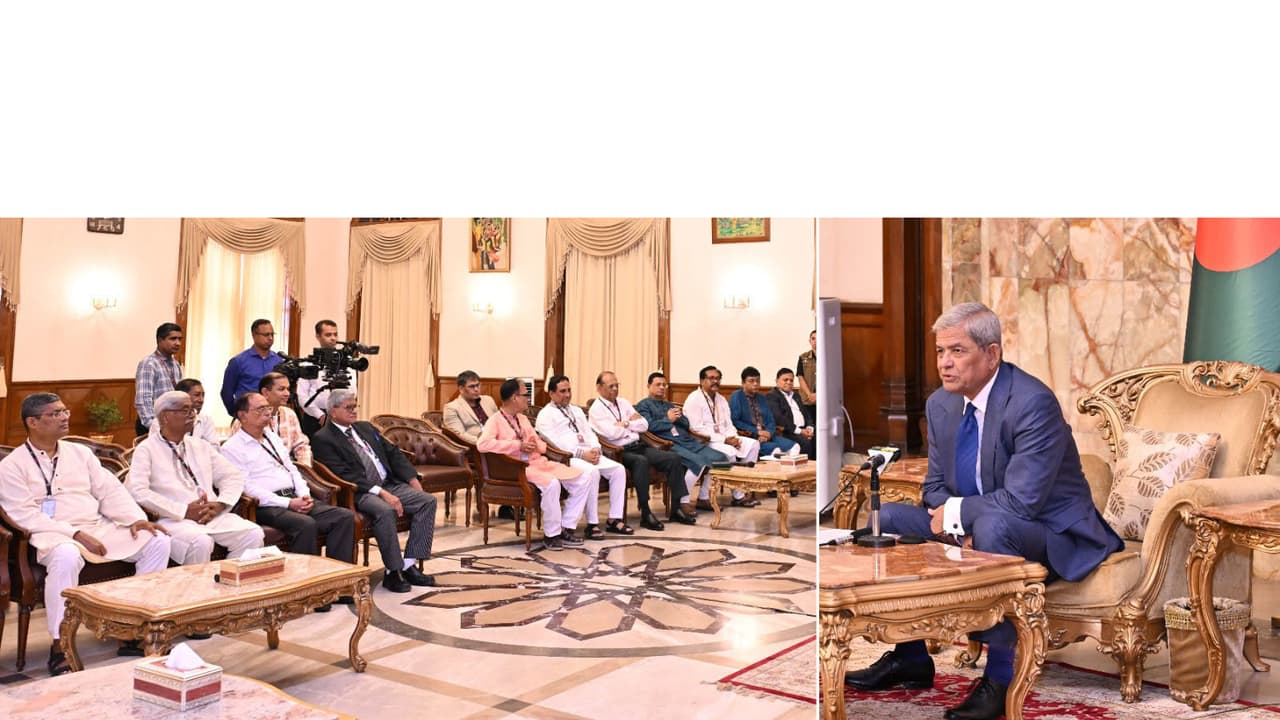 Bangladesh President Mirza Fakhrul Islam Alamgir holds meeting with Hindu leaders (Photo/ANI) Bangladesh President Mirza Fakhrul Islam Alamgir holds meeting with Hindu leaders (Photo/ANI)