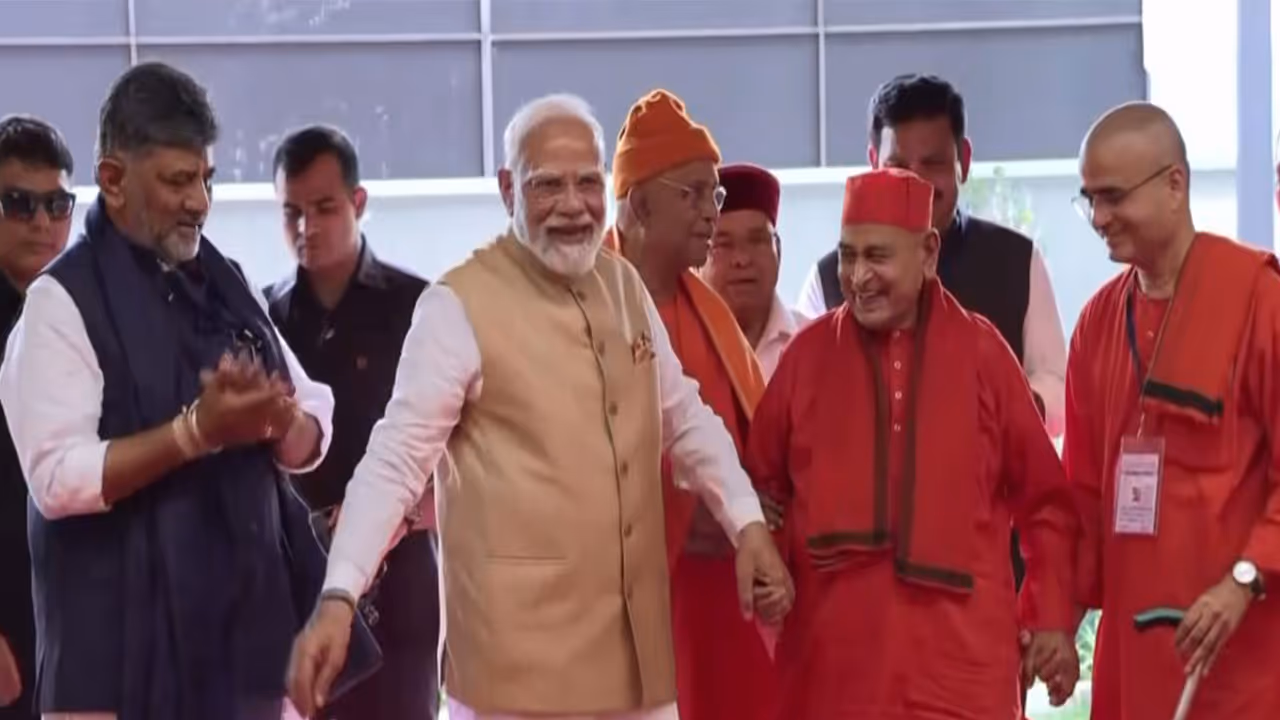 PM Modi inaugurates Swami Vivekananda Cultural Youth Centre and Viveka Smaraka in Mysuru (Photo/ANI) PM Modi inaugurates Swami Vivekananda Cultural Youth Centre and Viveka Smaraka in Mysuru (Photo/ANI)