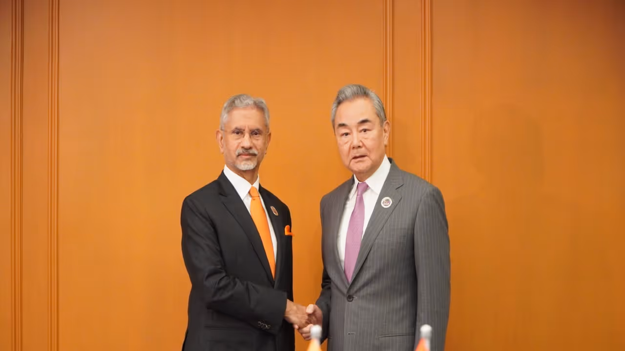 Chinese Foreign Minister Wang Yi meets External Affairs Minister S Jaishankar in Manila on sidelines of ASEAN (Photo/X@SpoxCHN_LinJian)/ Chinese Foreign Minister Wang Yi meets External Affairs Minister S Jaishankar in Manila on sidelines of ASEAN (Photo/X@SpoxCHN_LinJian)/