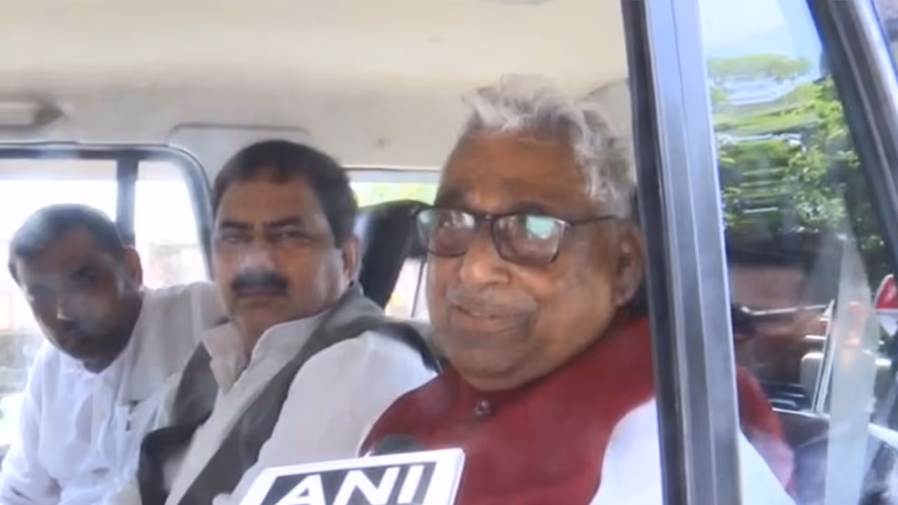Uttar Pradesh LoP Mata Prasad Pandey (Photo/ANI) Uttar Pradesh LoP Mata Prasad Pandey (Photo/ANI)