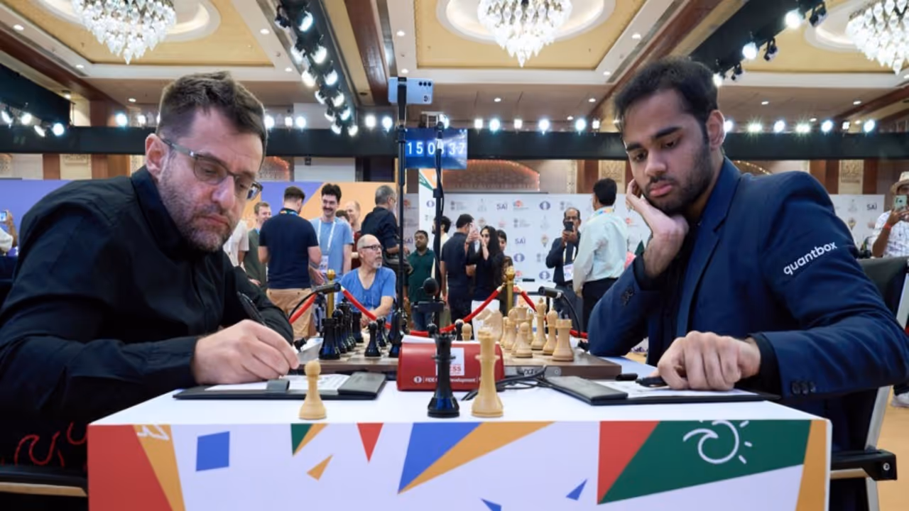 Grandmaster Arjun Erigaisi in action (R) (Photo: FIDE) Grandmaster Arjun Erigaisi in action (R) (Photo: FIDE)