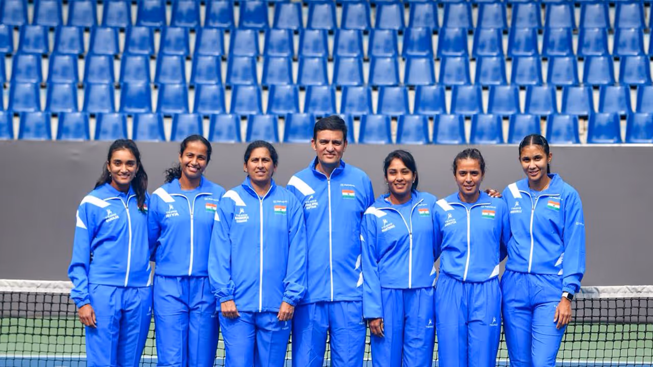 Vishal Uppal with tennis stars (Photo: SAI)