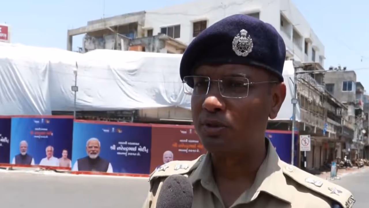 Jamnagar SP Dr Ravi Mohan Saini (Photo/ANI) Jamnagar SP Dr Ravi Mohan Saini (Photo/ANI)