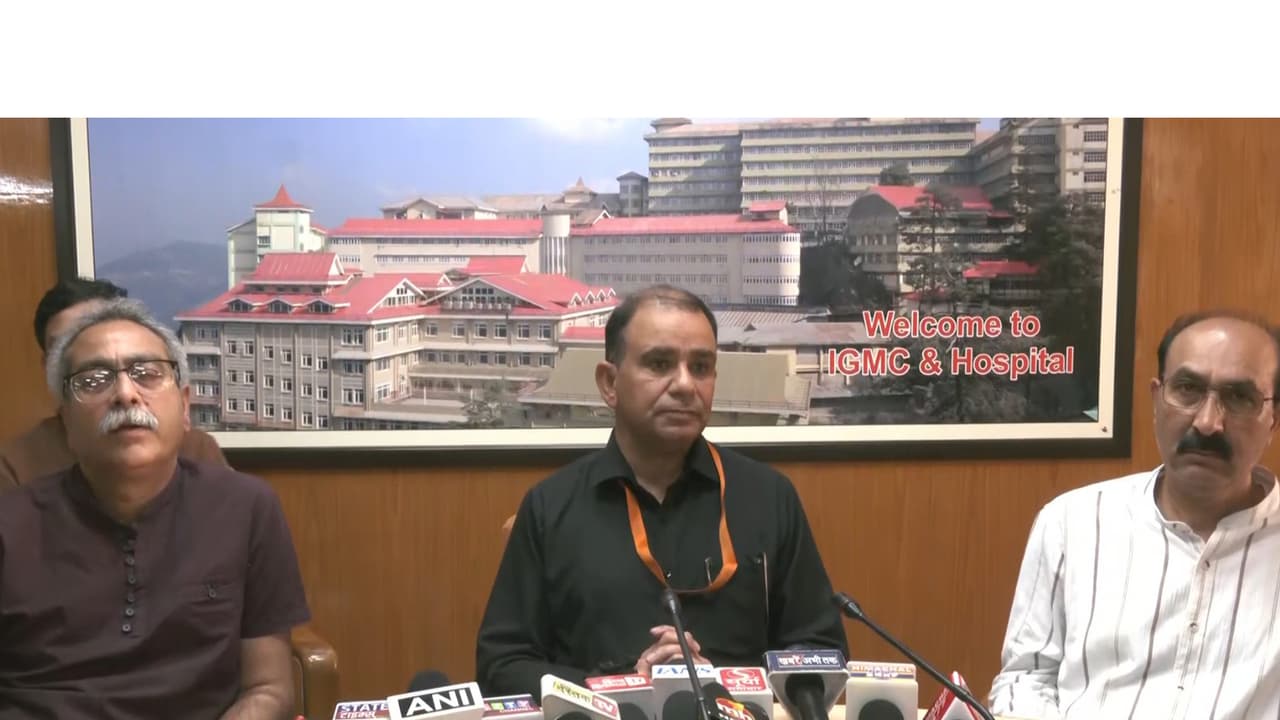 Team of doctors addressing media on Himachal Pradesh’s first robotic surgery (Photo/ANI) Team of doctors addressing media on Himachal Pradesh’s first robotic surgery (Photo/ANI)