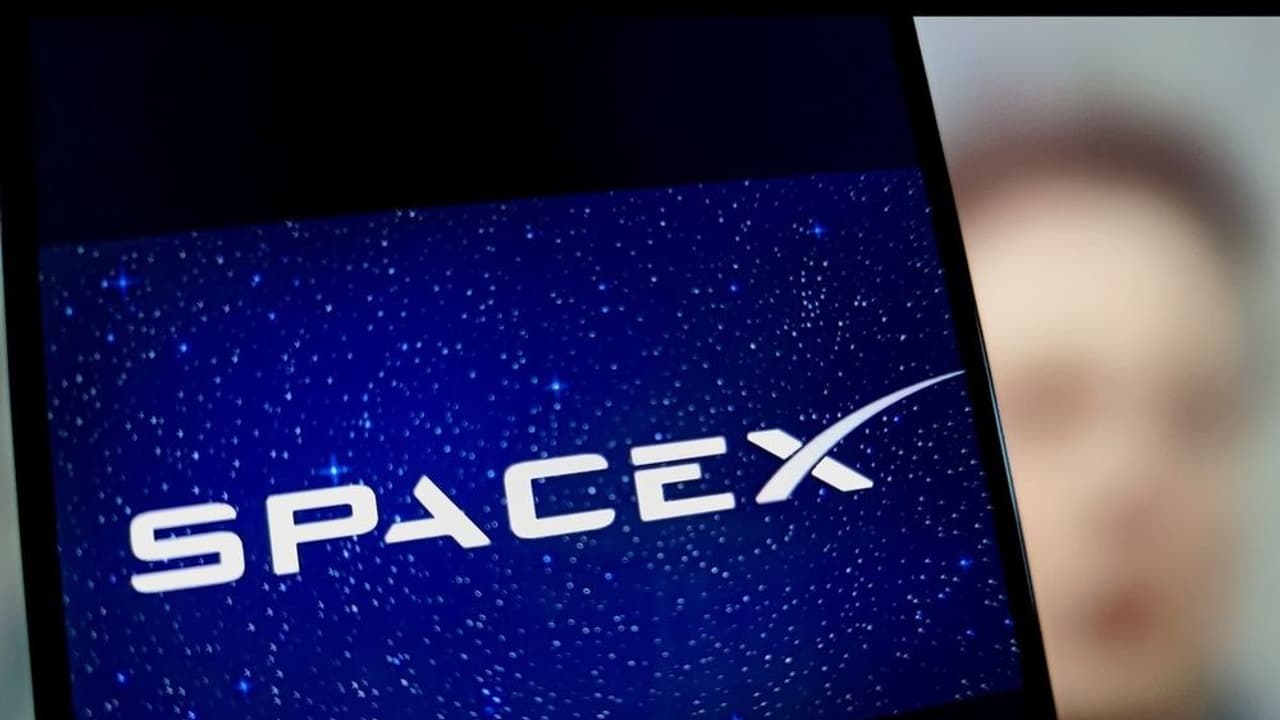 https://stocktwits.com/news articles/markets/equity/space x targets 1 5 t valuation in ipo that could become the biggest listing ever report/cLIs7GCRENm https://stocktwits.com/news articles/markets/equity/space x targets 1 5 t valuation in ipo that could become the biggest listing ever report/cLIs7GCRENm