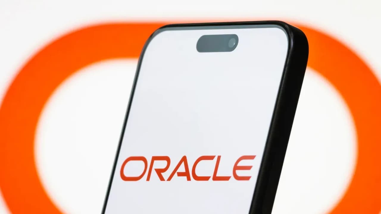 https://stocktwits.com/news articles/markets/equity/oracle stock surges on dramatically higher fy26 revenue growth guidance/chlXSuORb6d