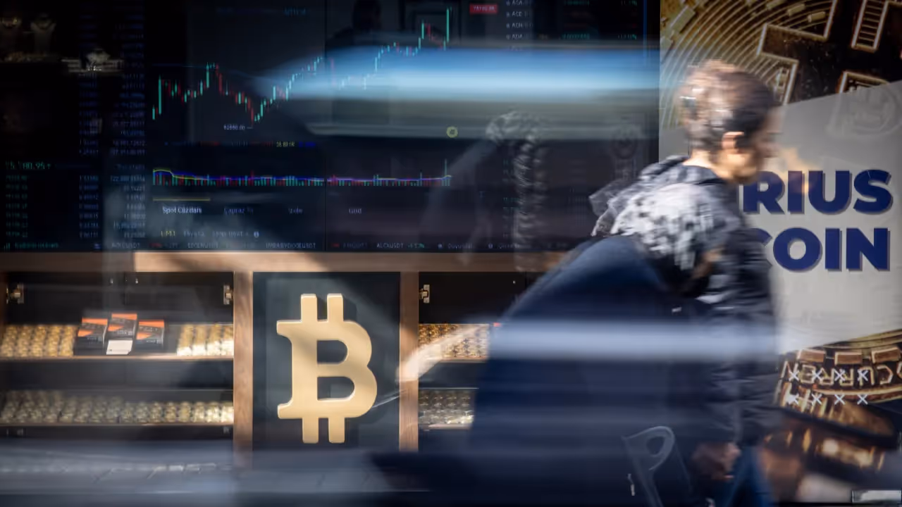 https://stocktwits.com/news articles/markets/equity/mstr riot coinbase jump after bitcoin tops 118000 despite broader market weakness/ch8cfj6R5ZV