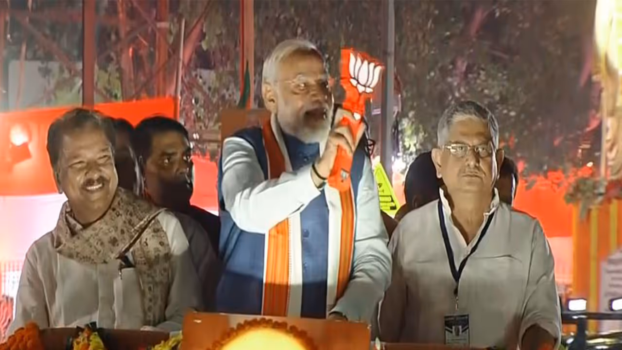 PM Modi holds roadshow in Patna (Photo/ANI)