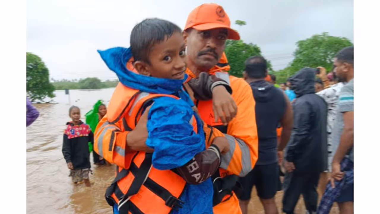Visuals from rescue operation (Photo/X/ANI) Visuals from rescue operation (Photo/X/ANI)