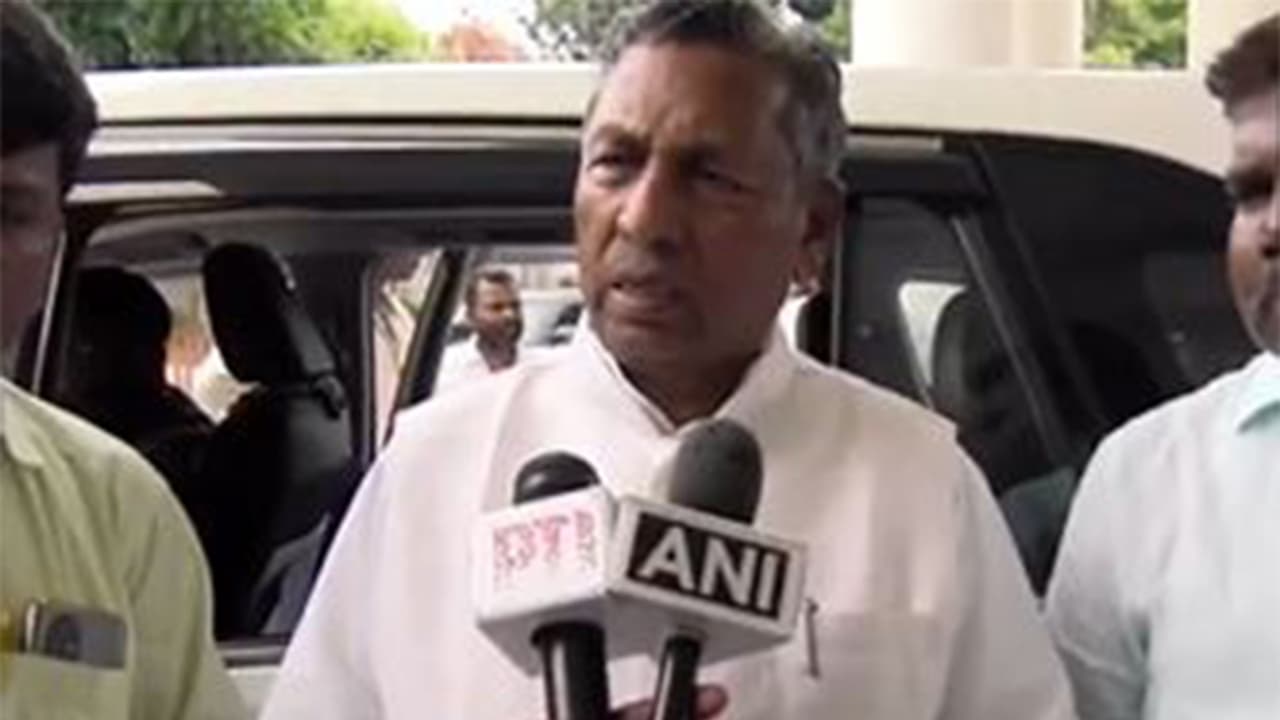 Karnataka minister KH Muniyappa (Photo/ANI) Karnataka minister KH Muniyappa (Photo/ANI)