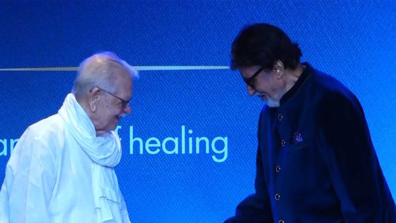 Legends Amitabh Bachchan and Gulzar (Image source: ANI) Legends Amitabh Bachchan and Gulzar (Image source: ANI)