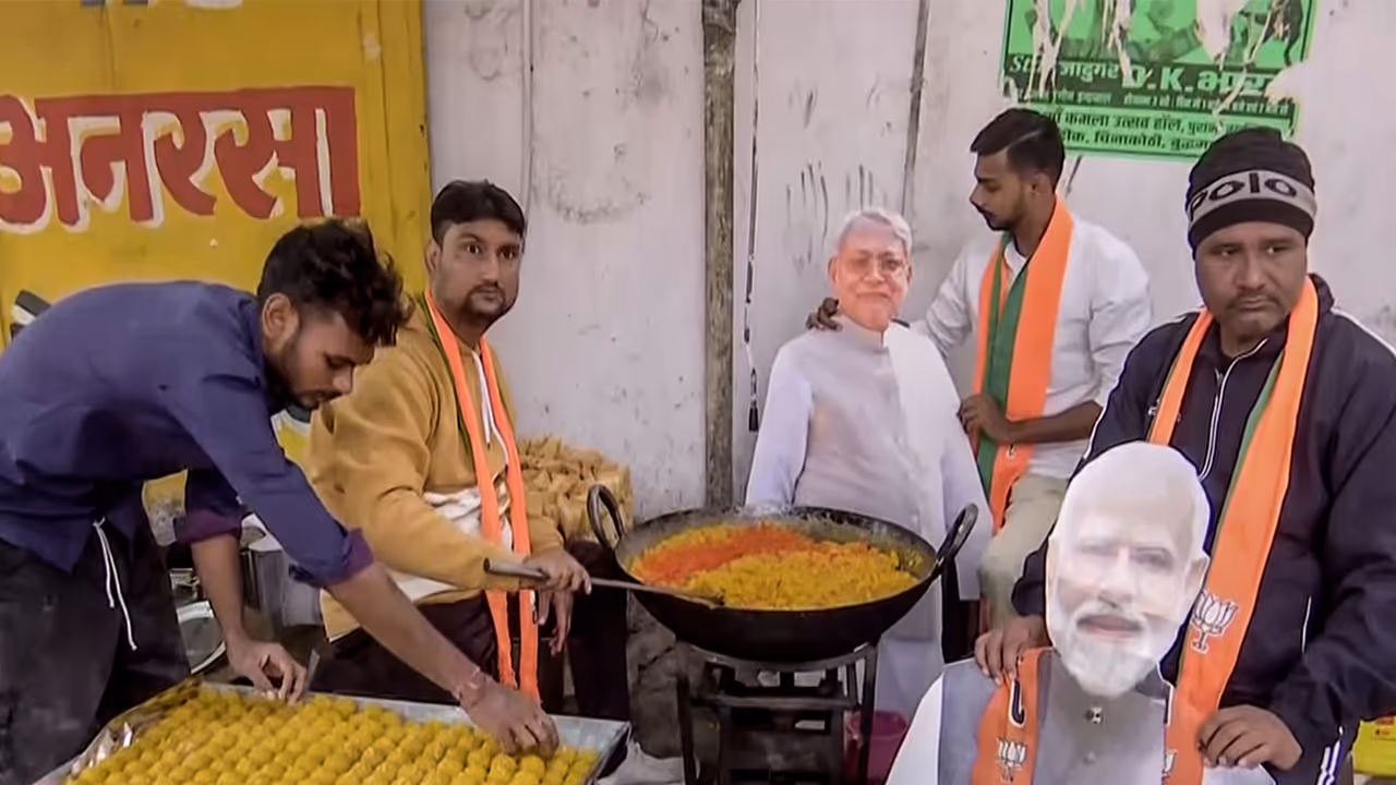 BJP workers prepare for victory in Bihar (Photo/ANI)