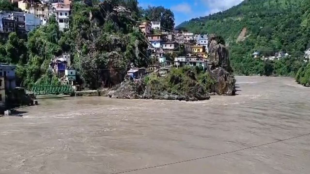 Alaknanda and Mandakini rivers rise close to warning level after heavy rainfall (Photo/ANI) Alaknanda and Mandakini rivers rise close to warning level after heavy rainfall (Photo/ANI)