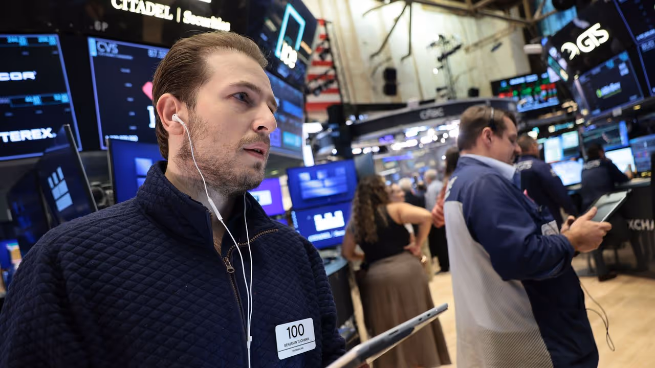 https://stocktwits.com/news articles/markets/equity/dow sees best day in over a month as investors rotate out of ai trade on overspending concerns crwv meta spcx pep in focus/cZxhfaTRBrN https://stocktwits.com/news articles/markets/equity/dow sees best day in over a month as investors rotate out of ai trade on overspending concerns crwv meta spcx pep in focus/cZxhfaTRBrN