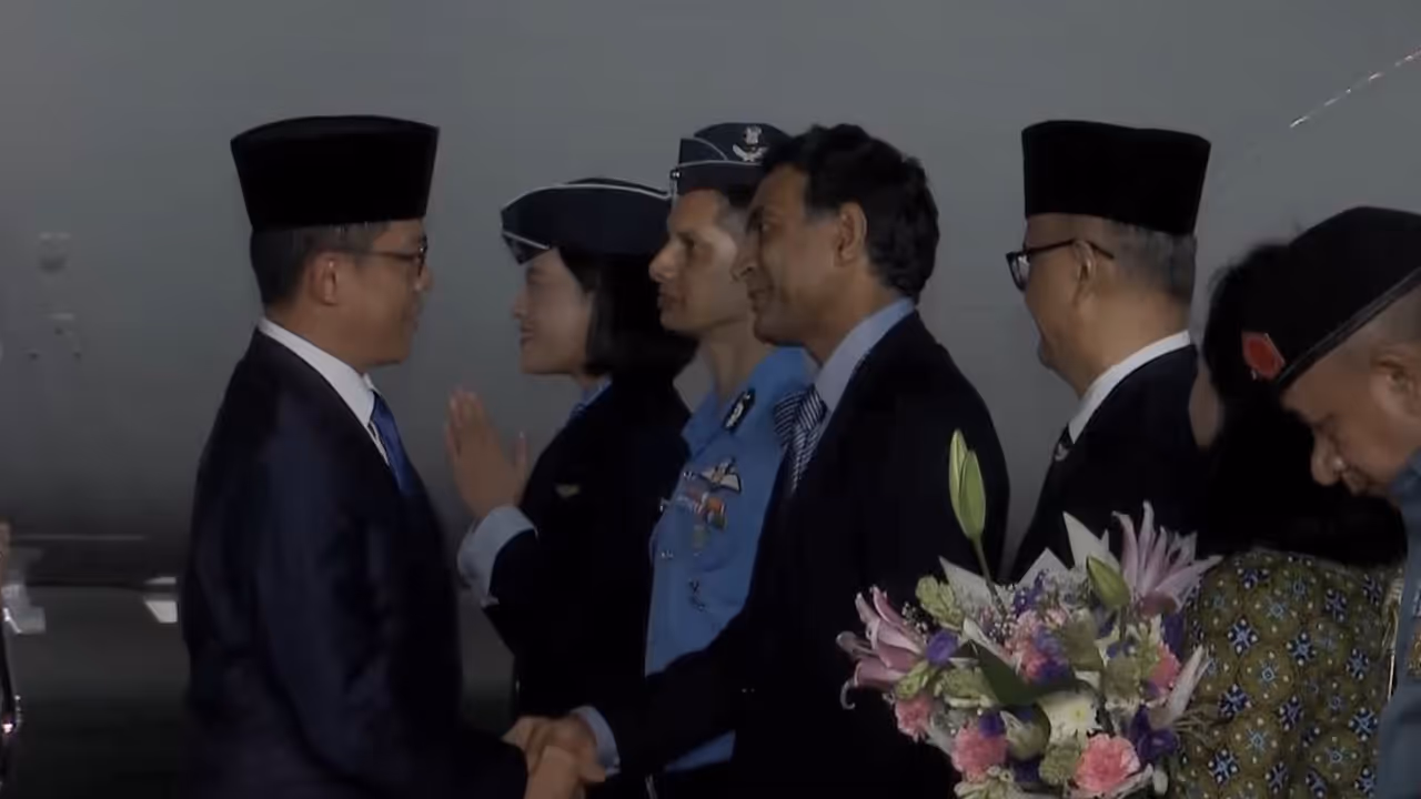 Indonesian Foreign Minister Sugiono arrives in New Delhi. (Photo/ANI) Indonesian Foreign Minister Sugiono arrives in New Delhi. (Photo/ANI)