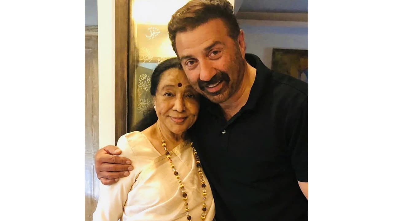 Asha Bhosle and Sunny Deol (Photo/Instagram@iamsunnydeol) Asha Bhosle and Sunny Deol (Photo/Instagram@iamsunnydeol)