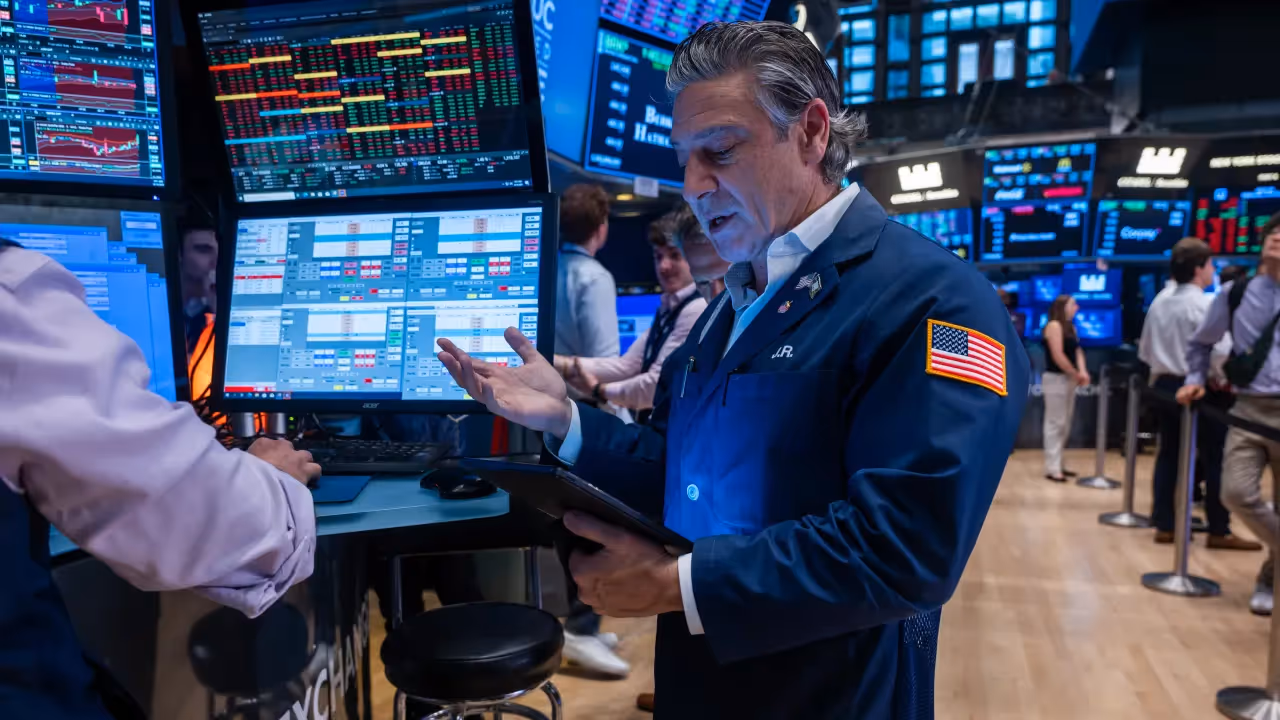 https://stocktwits.com/news-articles/markets/equity/will-sp-500-end-2025-in-green-most-stocktwits-users-think-so/chm43XNRRdy