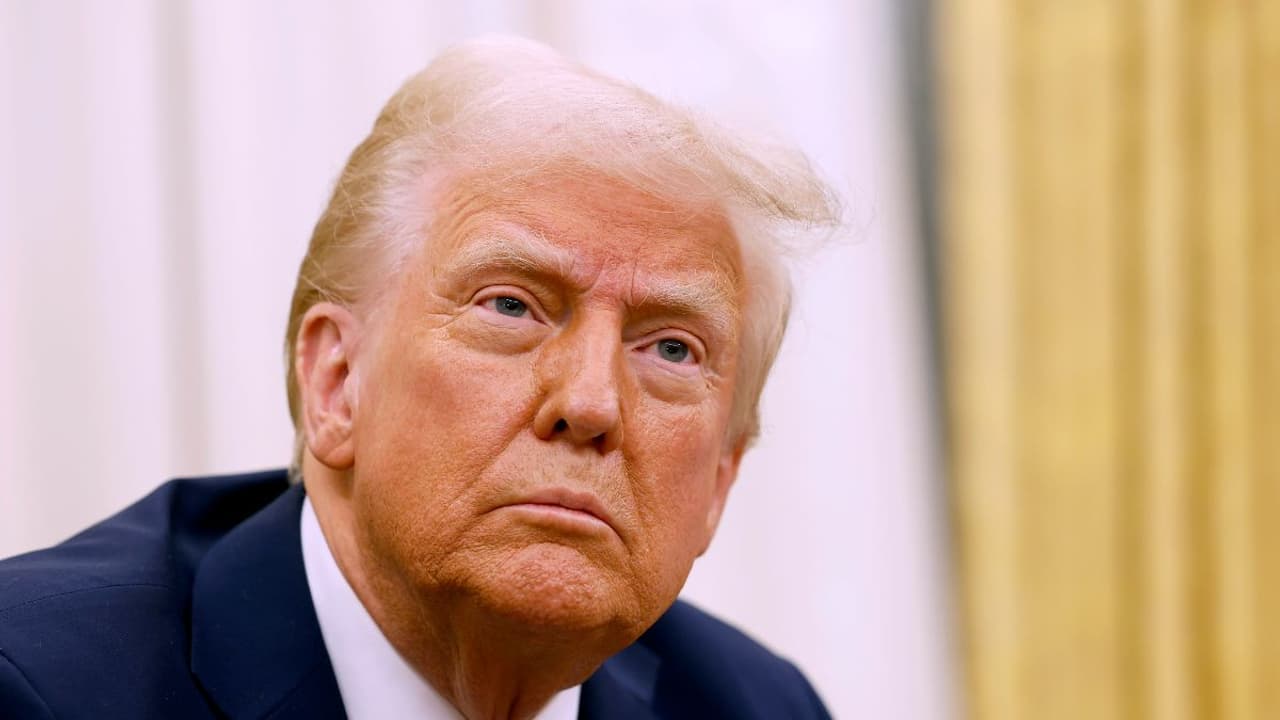 Trump Tariff Announcement Applies Emergency Brakes On Bitcoin Rally: Retail Turns Bearish Trump Tariff Announcement Applies Emergency Brakes On Bitcoin Rally: Retail Turns Bearish