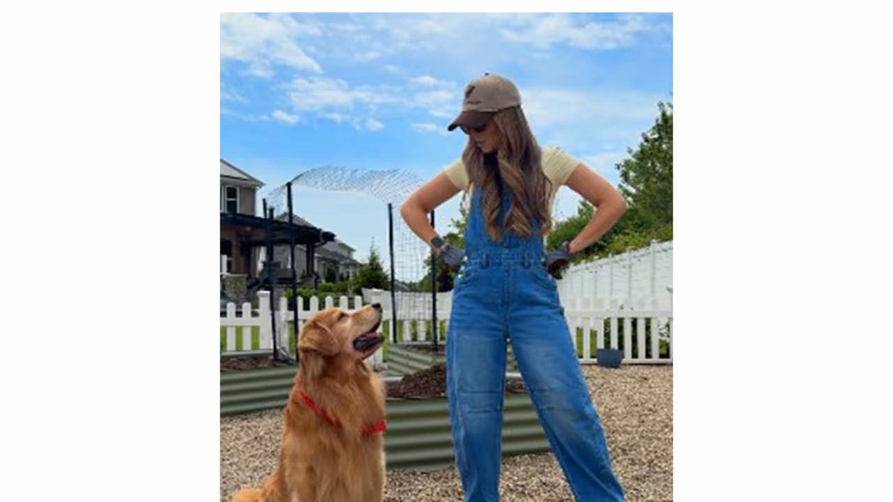 Social media influencer Courtney Budzyn with her Golden Retriever Tucker Budzyn (Photo/Instagram@tuckerbudzyn) Social media influencer Courtney Budzyn with her Golden Retriever Tucker Budzyn (Photo/Instagram@tuckerbudzyn)